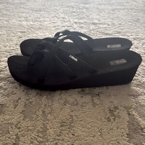 Women’s Teva Mush Mandaylan Wedge sandal Sz 10